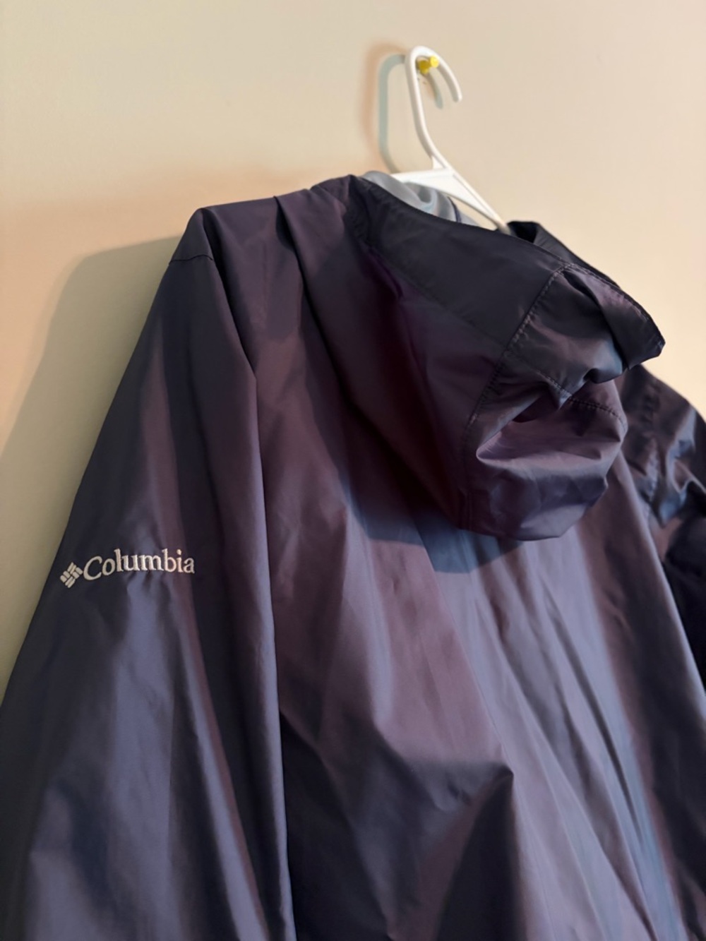 Columbia Navy Blue Hooded Windbreaker Jacket with pockets - Picture 7 of 10